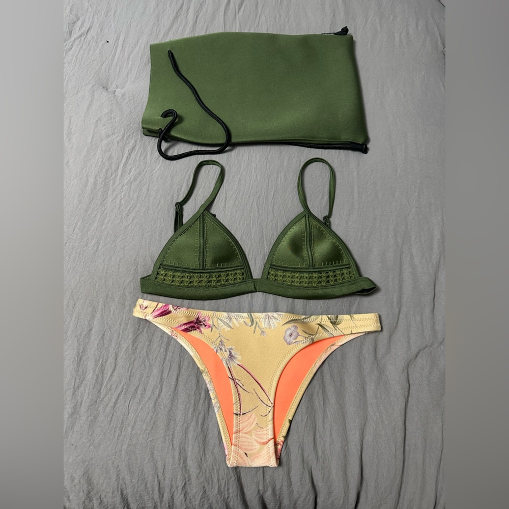 Triangl bathingsuit, like new condition